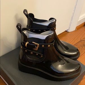 Henry Ferrera Collection